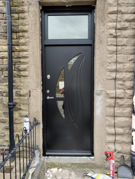 lauko durys sename paveldo name